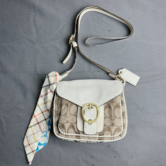 Coach Handbags - Coach vintage Bleecker Signature Jenny Khaki White jacquard Leather crossbody ba